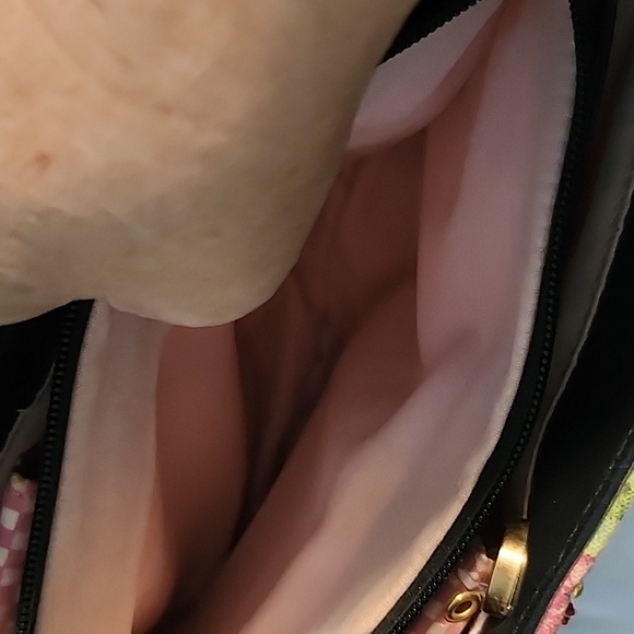 Bueno Shoulder Bag. (39) - Picture 8 of 13